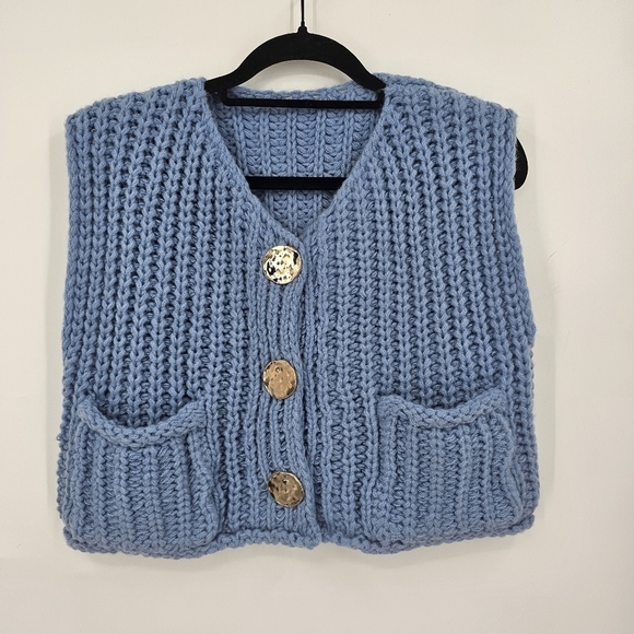 Chunky Knit Cropped Sweater Vest Light Blue Button Front Size Small - Picture 3 of 5